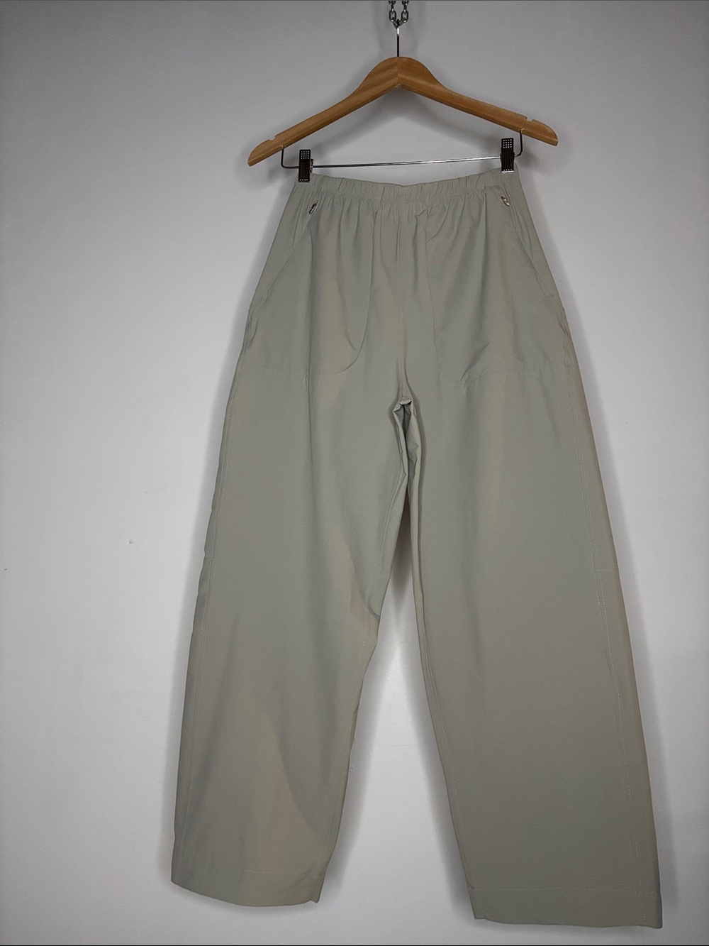 lululemon Lightweight Mid-Rise Barrel-Leg Cropped Pant
